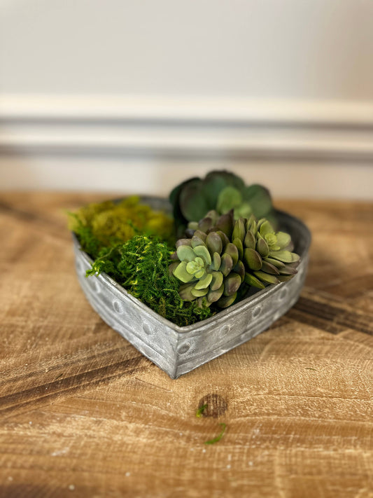 Metal Heart Tray - Set of 3