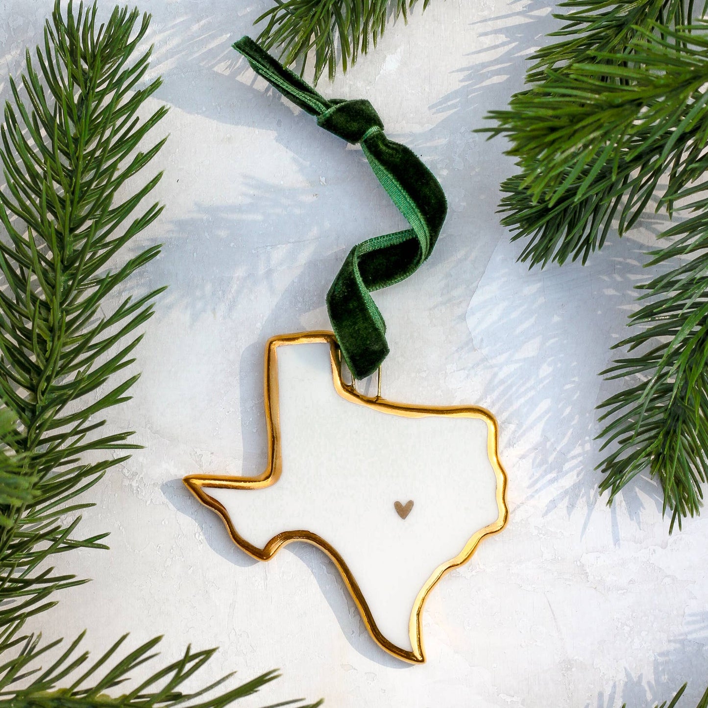 Cerámica Apricity - Adornos estatales de porcelana de Texas hechos a mano con corazón dorado