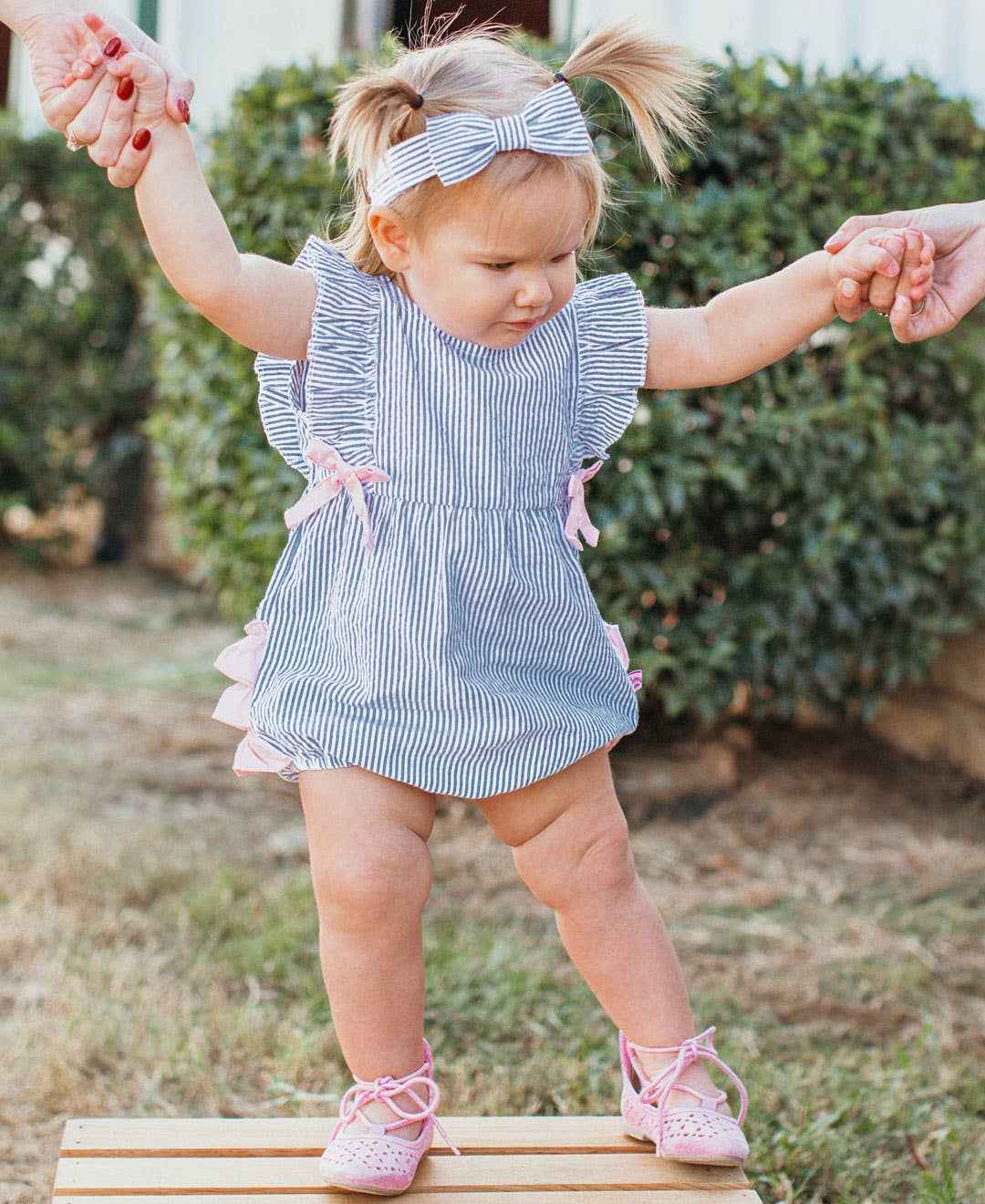 Baby Girls Blue Seersucker Classic Ruffle Bubble Romper: Blue / 0-3m