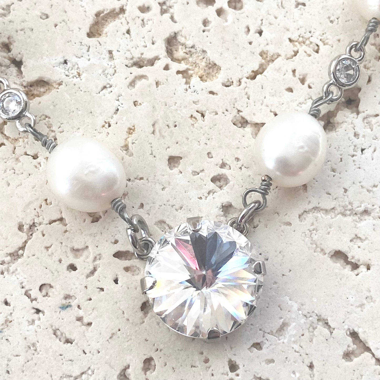 Pearl single necklace Swarovski crystal