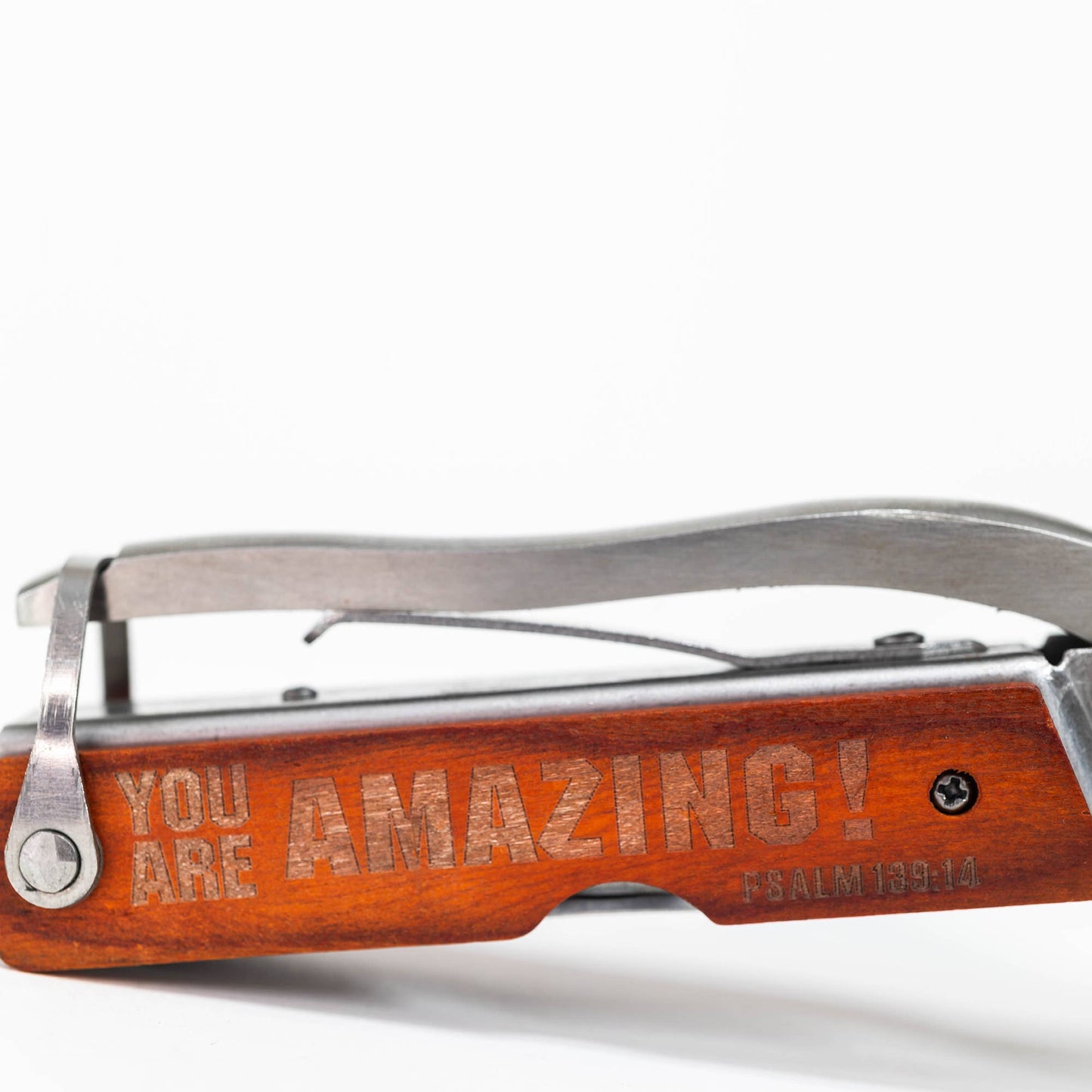 Hombre de Dios: Martillo multiusos 12 en 1