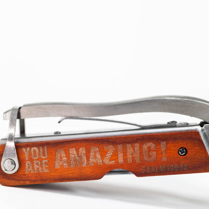 Hombre de Dios: Martillo multiusos 12 en 1