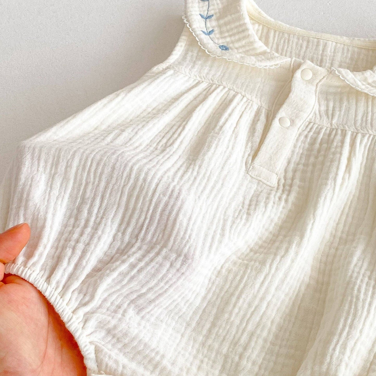 Baby Girl Sleeveless Flowers Bodysuit