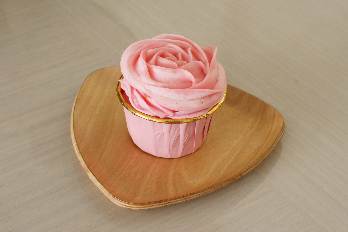 Rose Cupcake Soap (Rose Petals) 5oz