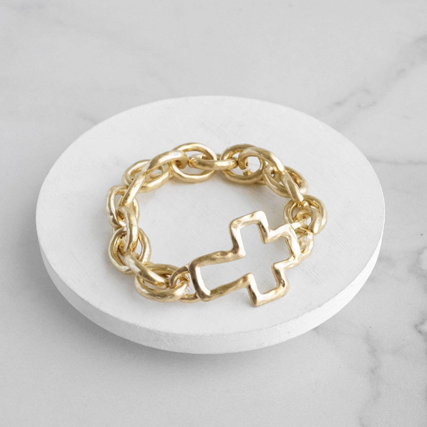 - Pulsera cruzada de cadena gruesa de oro desgastado