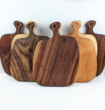 Tabla de embutidos de madera con asa - Redondeada