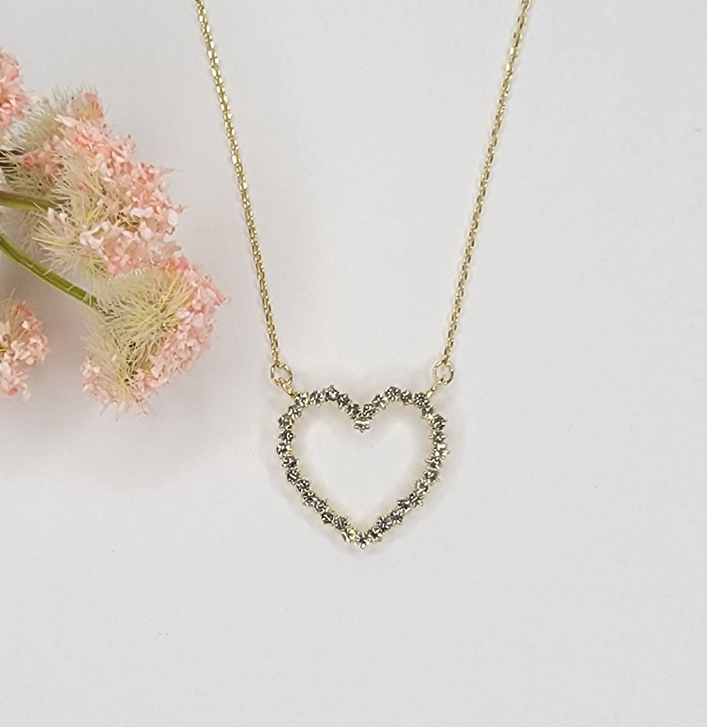 DELICATE HEART NECKLACE