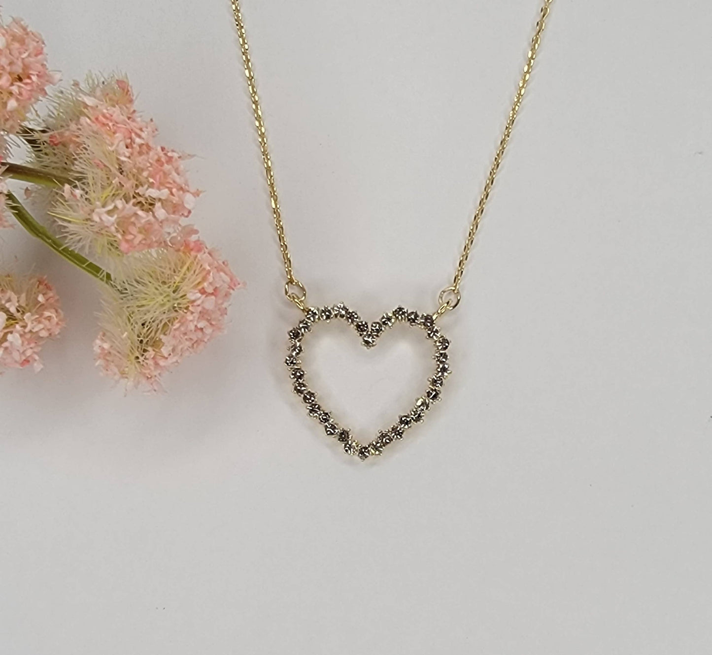 DELICATE HEART NECKLACE