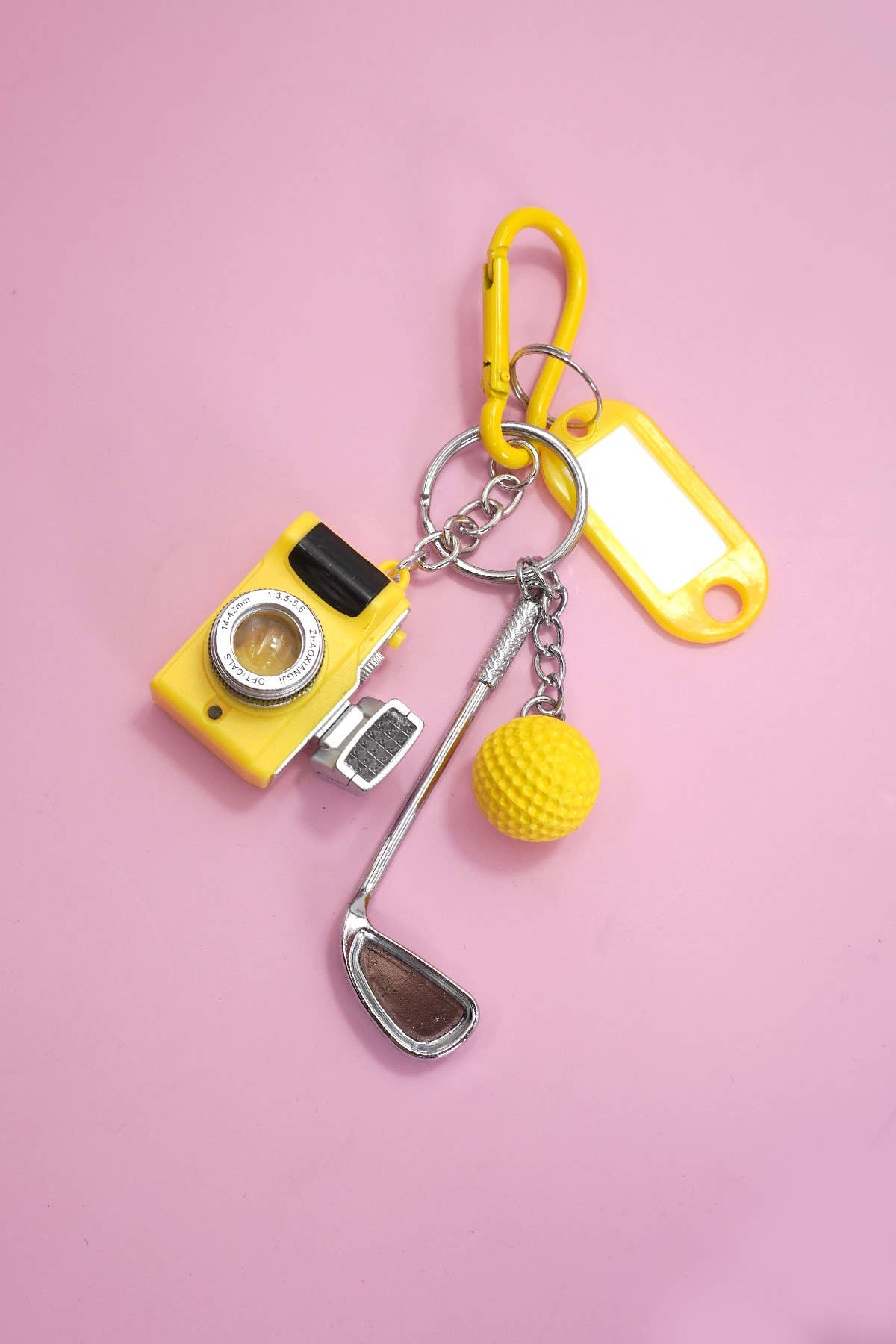 LLAVERO CON DIJE PARA BOLSA DE GOLF CON CABLE DE CUERDA Y CÁMARA