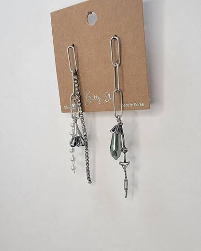 PENDIENTES COLGANTES HECHOS A MANO.