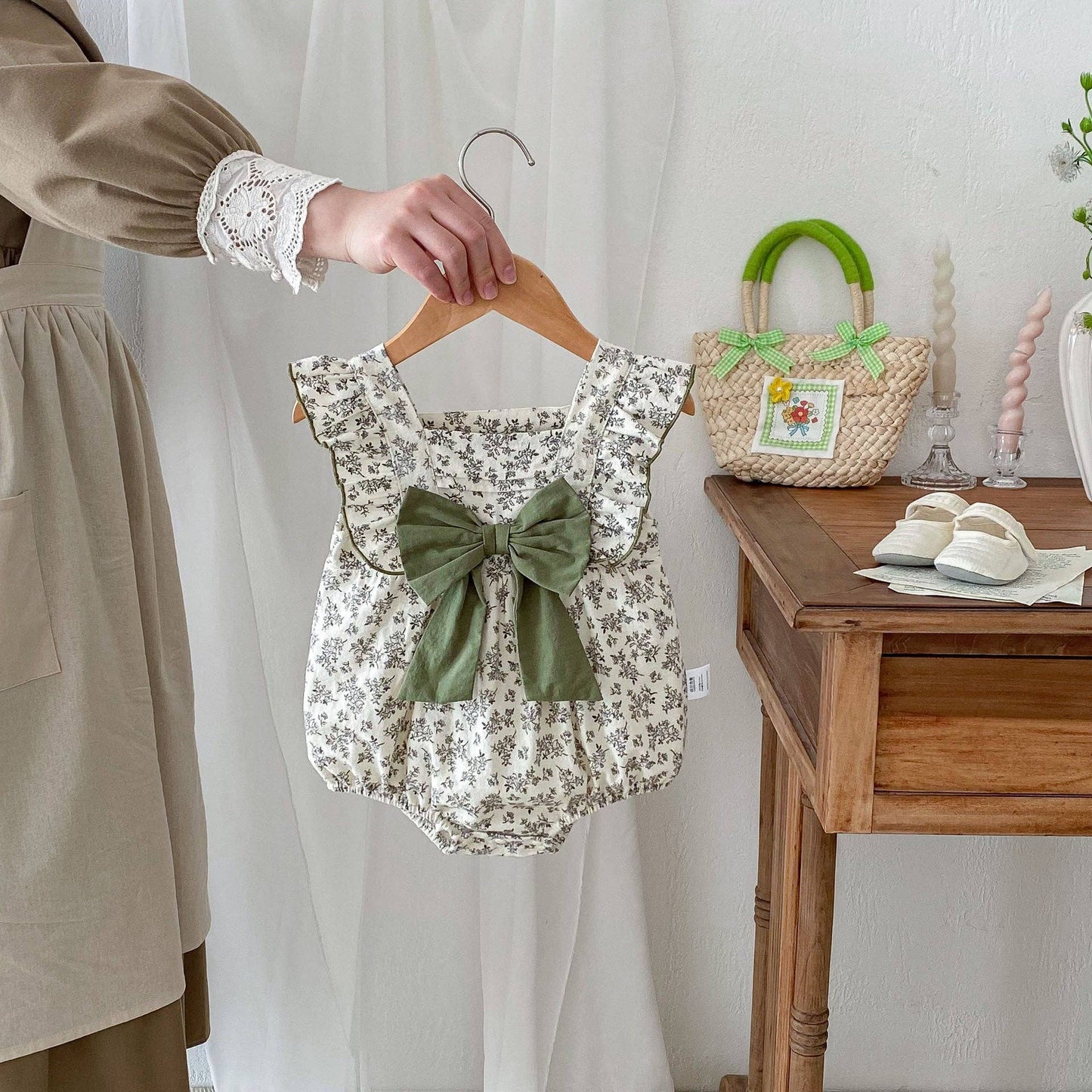 Summer Hot Selling Baby Girls Sleeveless Square Neck Floral Print bodysuit: Beige / 73 (6-9M)