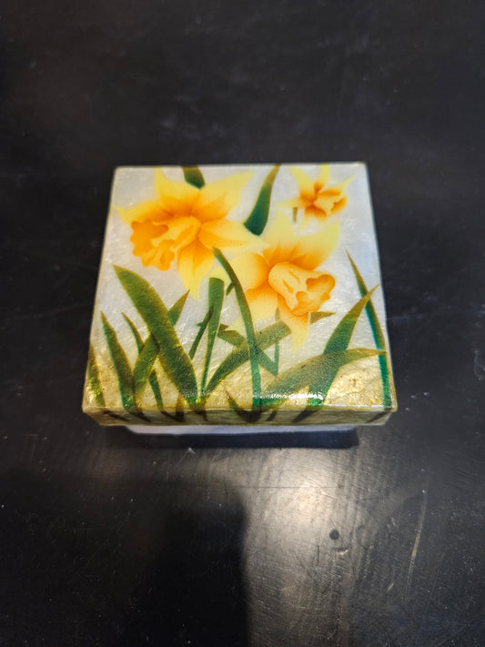 Daffodil Small Capiz Box